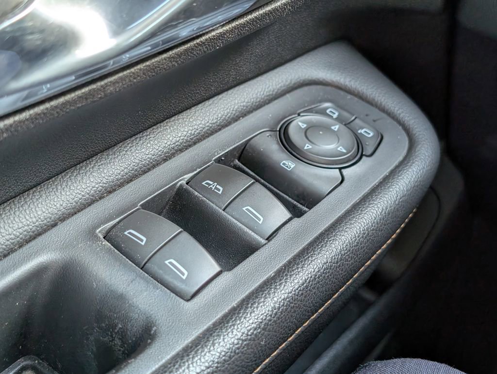 Used 2018 GMC Terrain SLE FWD image 21
