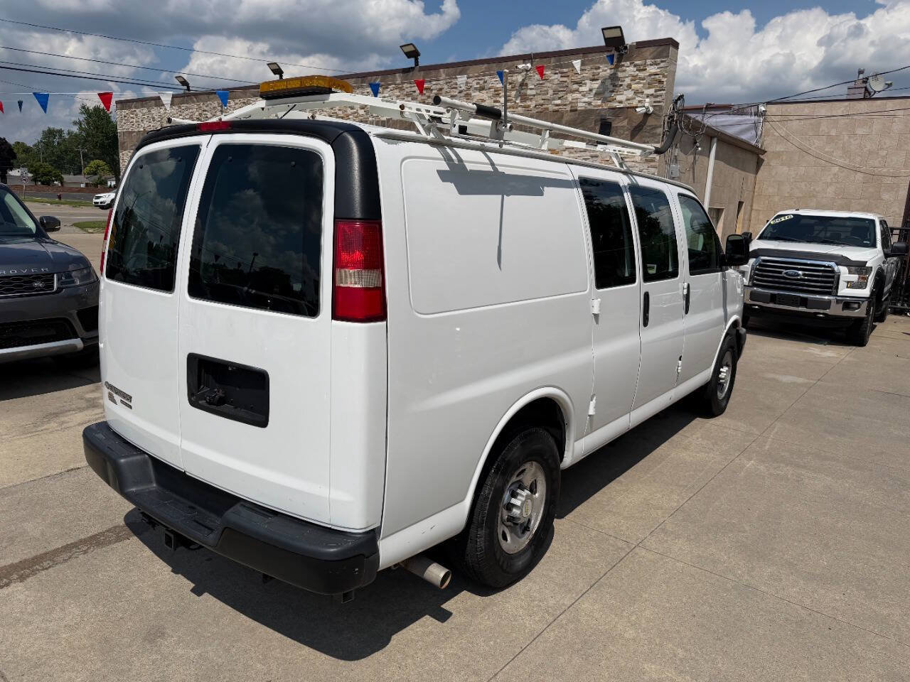 Used 2012 Chevrolet Express 2500 w/ Cold Climate Package RWD image 7