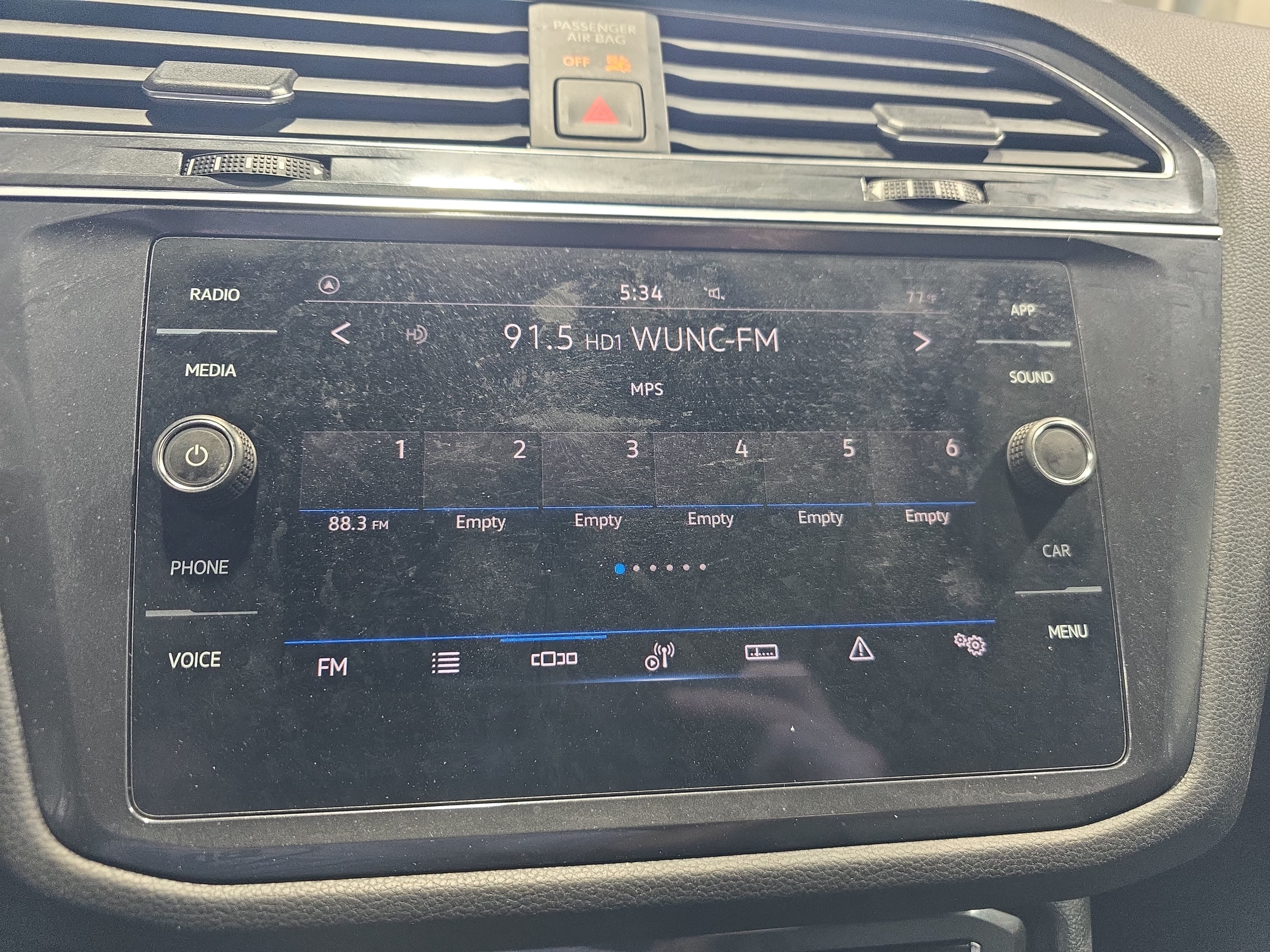 Used 2021 Volkswagen Tiguan SE FWD image 21