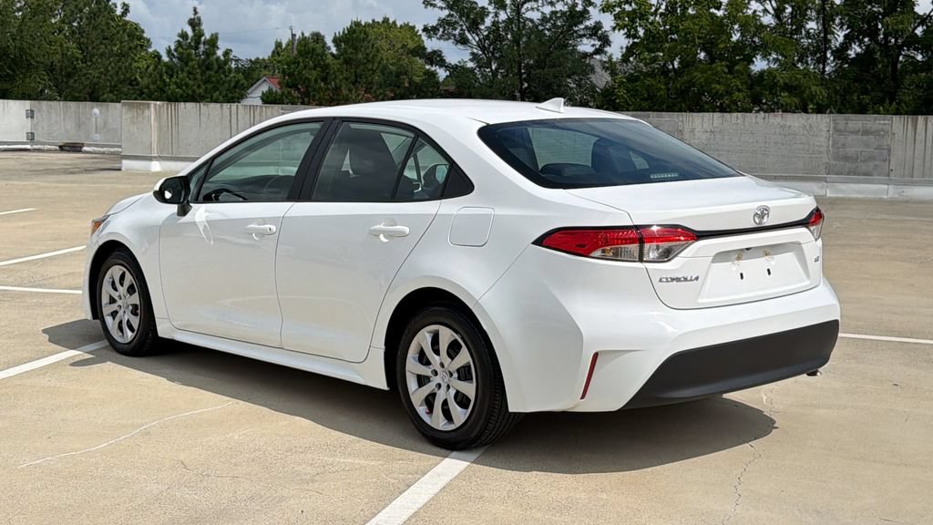 Used 2023 Toyota Corolla LE FWD image 3