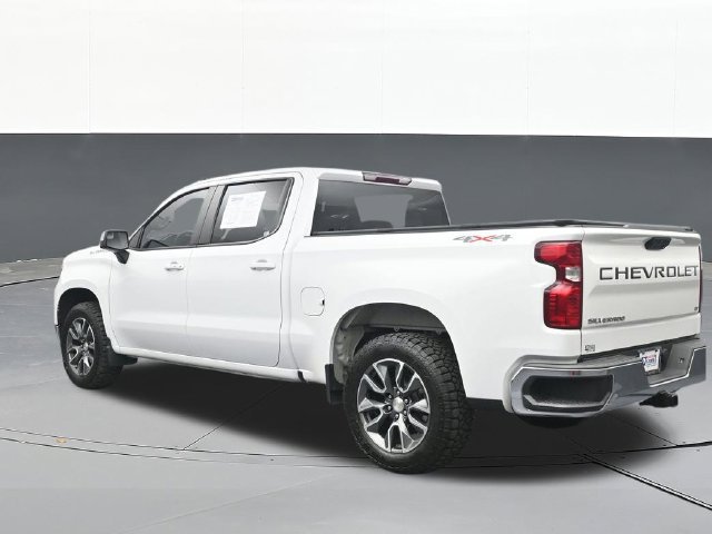 Used 2022 Chevrolet Silverado 1500 LT AWD/4WD image 9