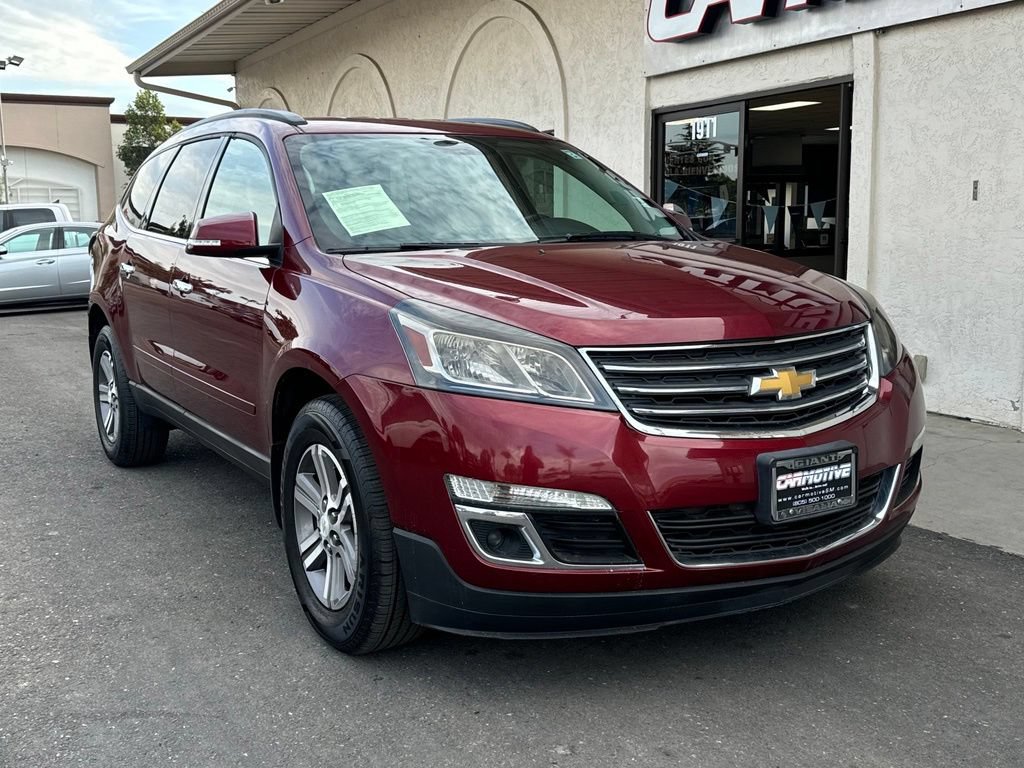 Used 2016 Chevrolet Traverse LT FWD image 1