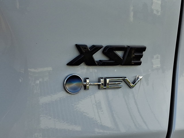 Used 2025 Toyota RAV4 XSE w/ Weather Package AWD/4WD image 30