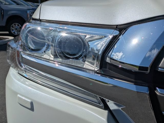 Used 2020 Toyota Land Cruiser AWD/4WD image 10