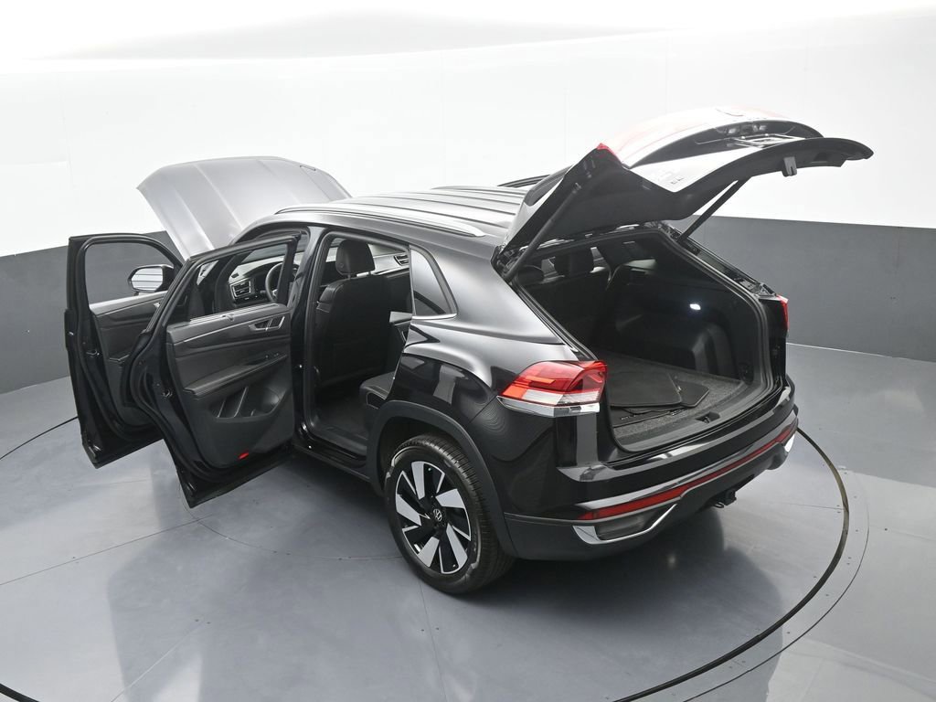 Used 2024 Volkswagen Atlas Cross Sport SE image 65