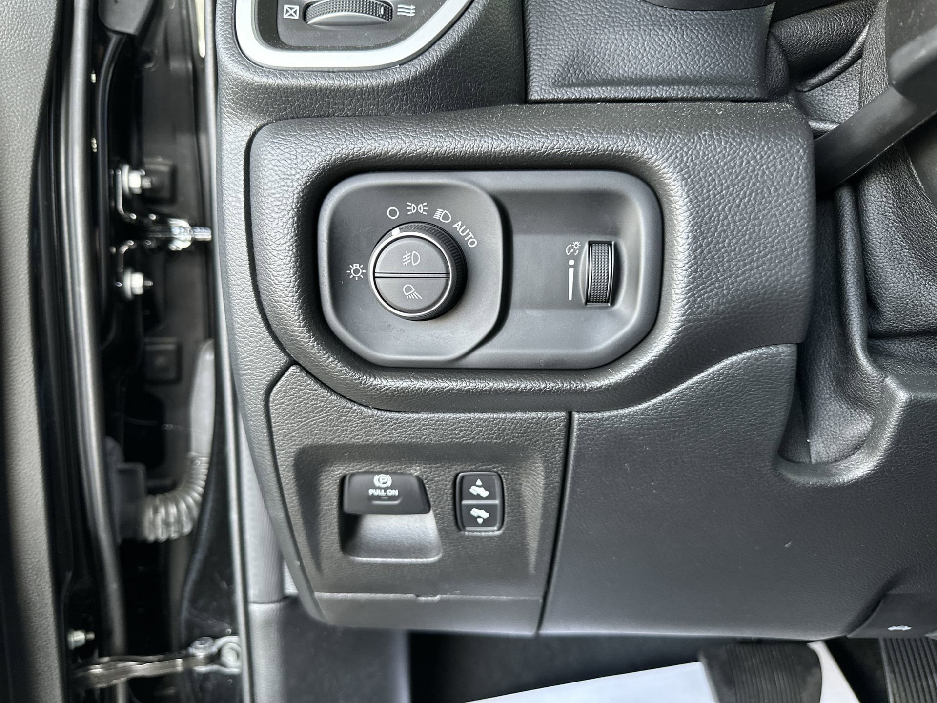 Used 2021 RAM 1500 Big Horn AWD/4WD image 17