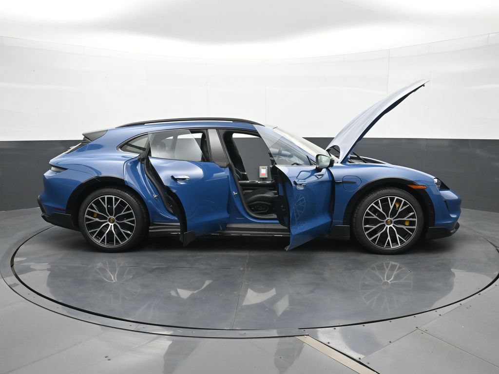 Certified 2022 Porsche Taycan Turbo S w/ Premium Package AWD/4WD image 31