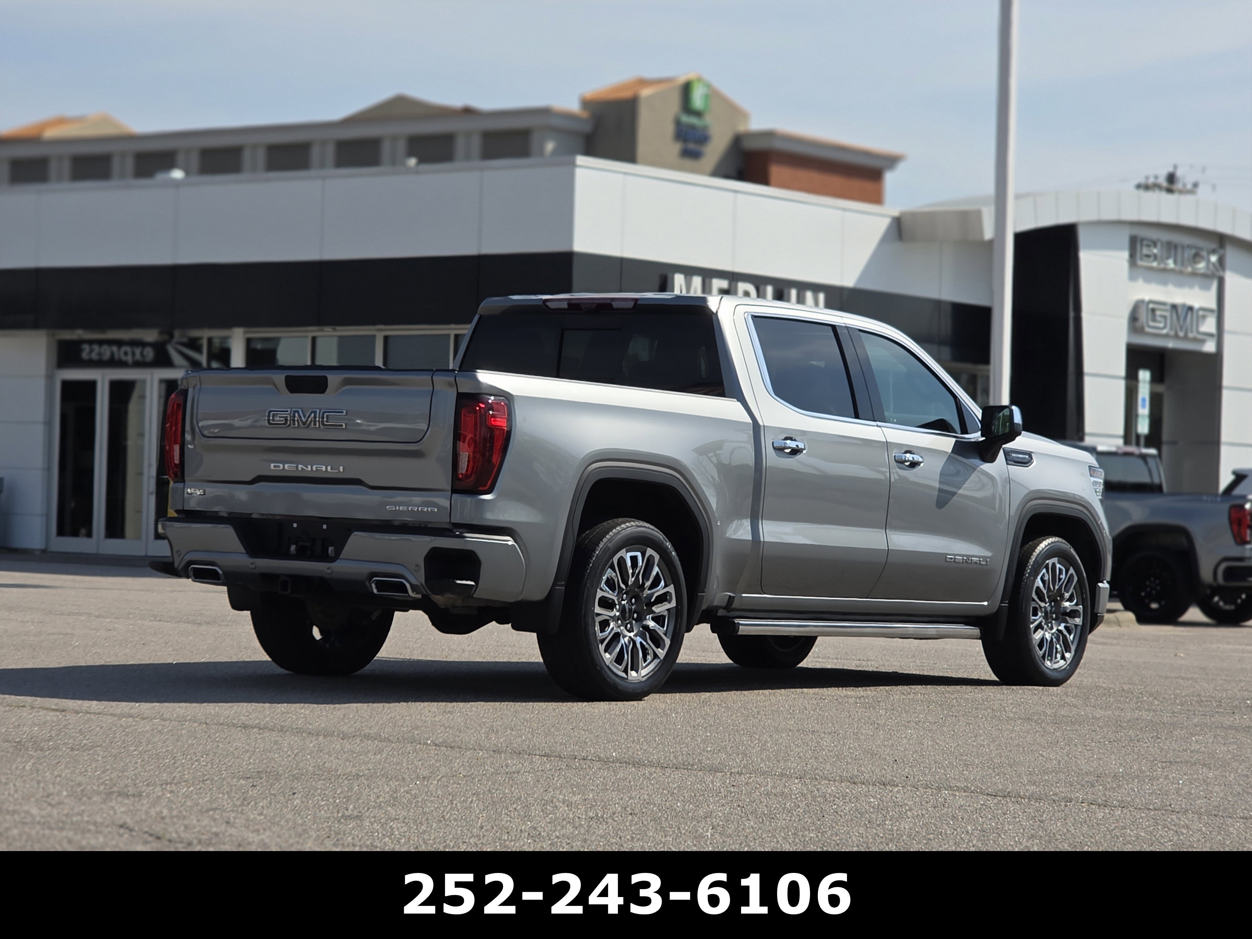 Used 2024 GMC Sierra 1500 Denali Ultimate AWD/4WD image 7