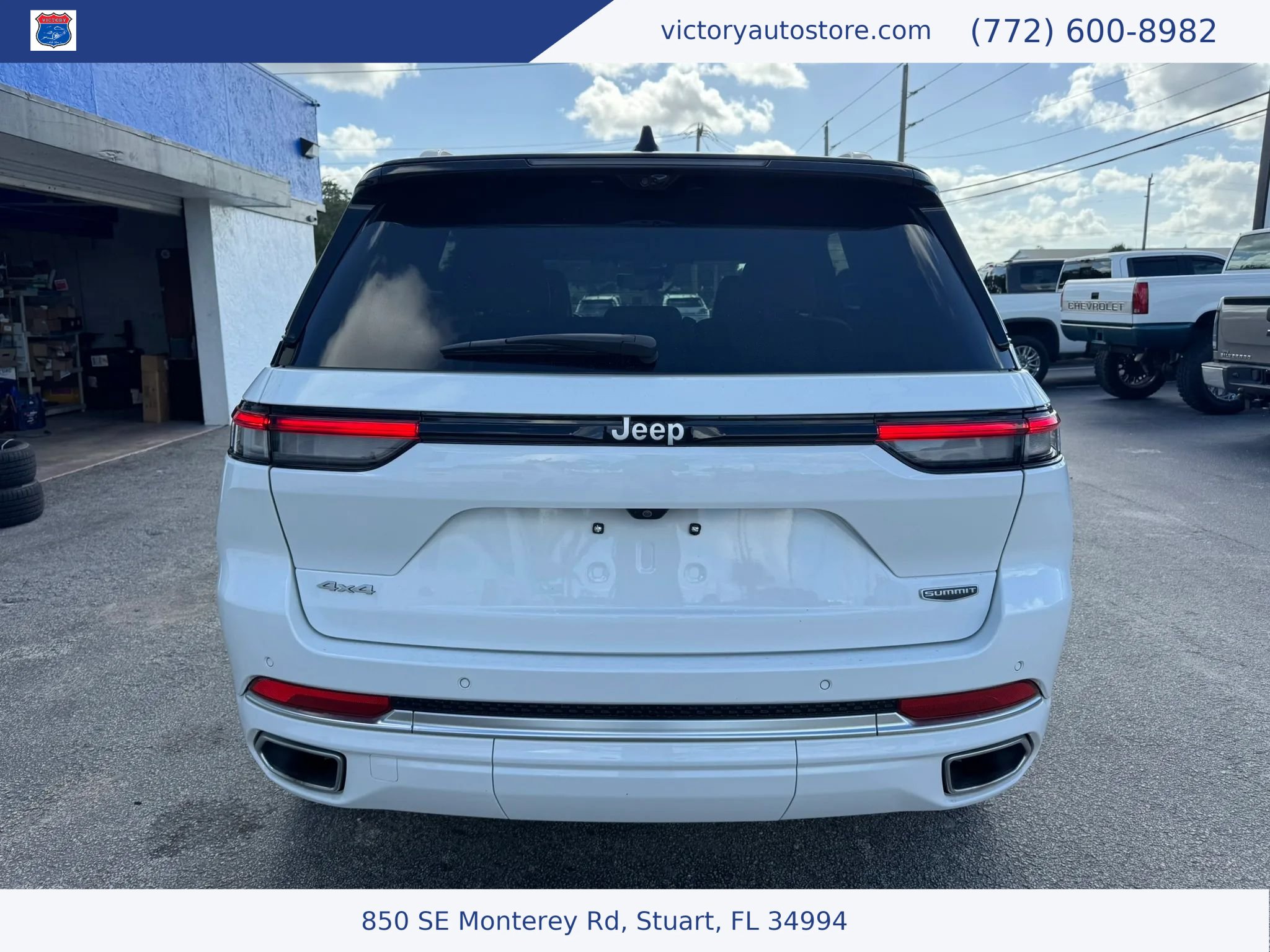 Used 2024 Jeep Grand Cherokee Summit w/ Adv Protech Group IV AWD/4WD image 9