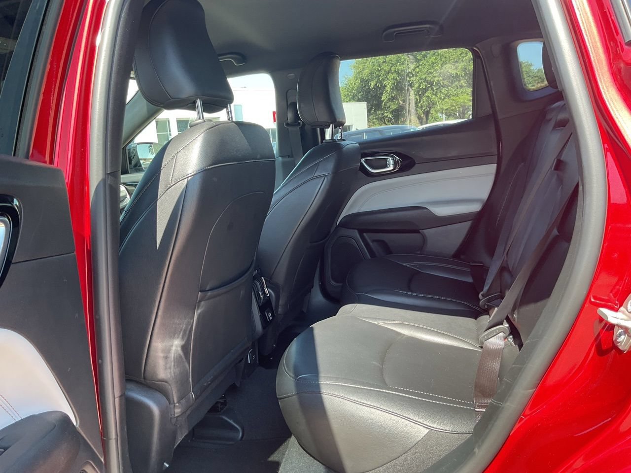 Used 2025 Jeep Compass Limited AWD/4WD image 12