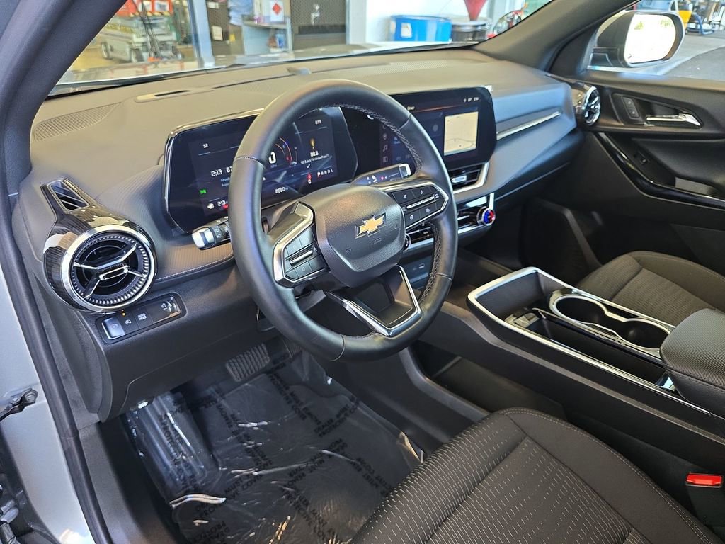 New 2025 Chevrolet Equinox LT image 10