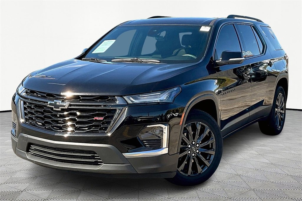 Used 2023 Chevrolet Traverse RS