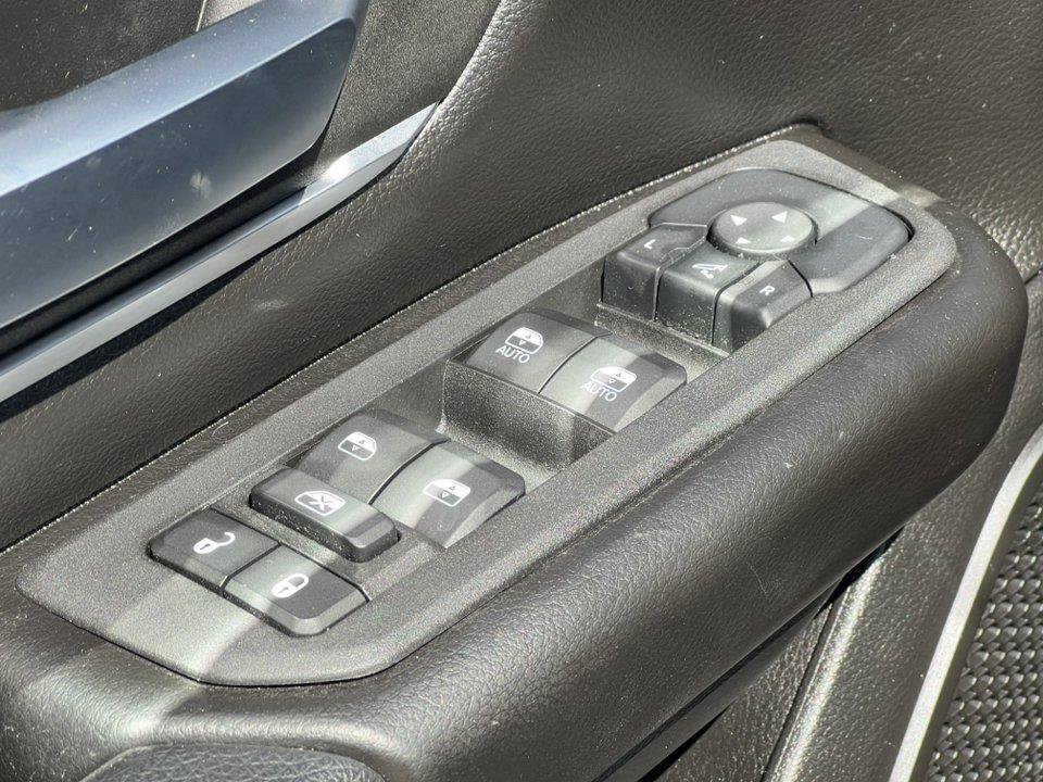 Used 2025 RAM 1500 Big Horn AWD/4WD image 18