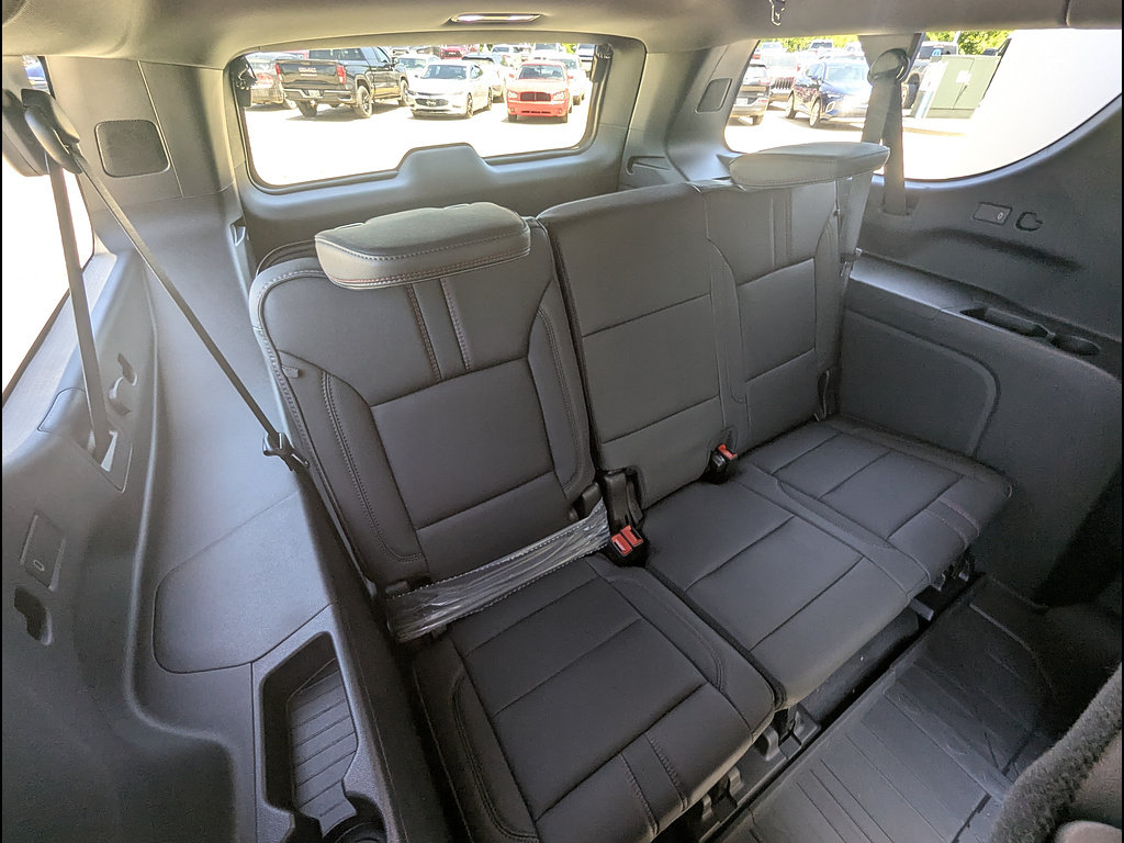 New 2026 Chevrolet Suburban RST w/ Advanced Technology Package AWD/4WD image 17