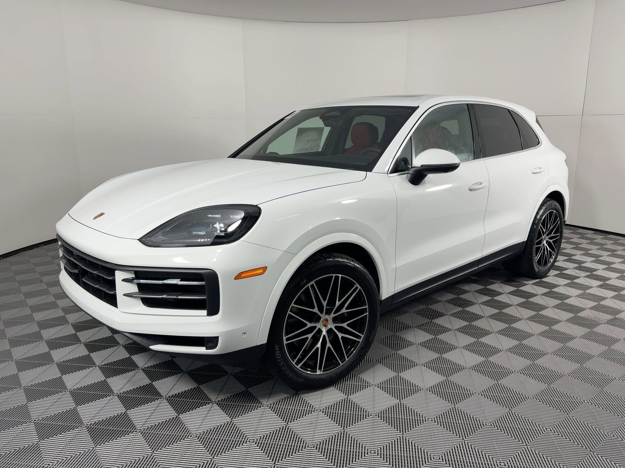 Certified 2026 Porsche Cayenne AWD/4WD image 1