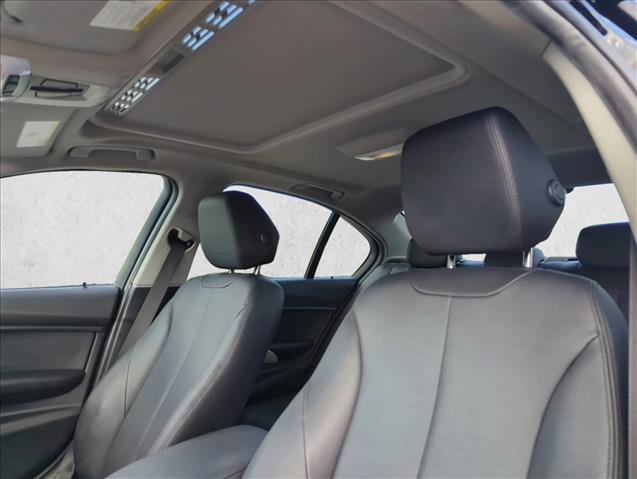 Used 2018 BMW 320i Sedan w/ Convenience Package image 16