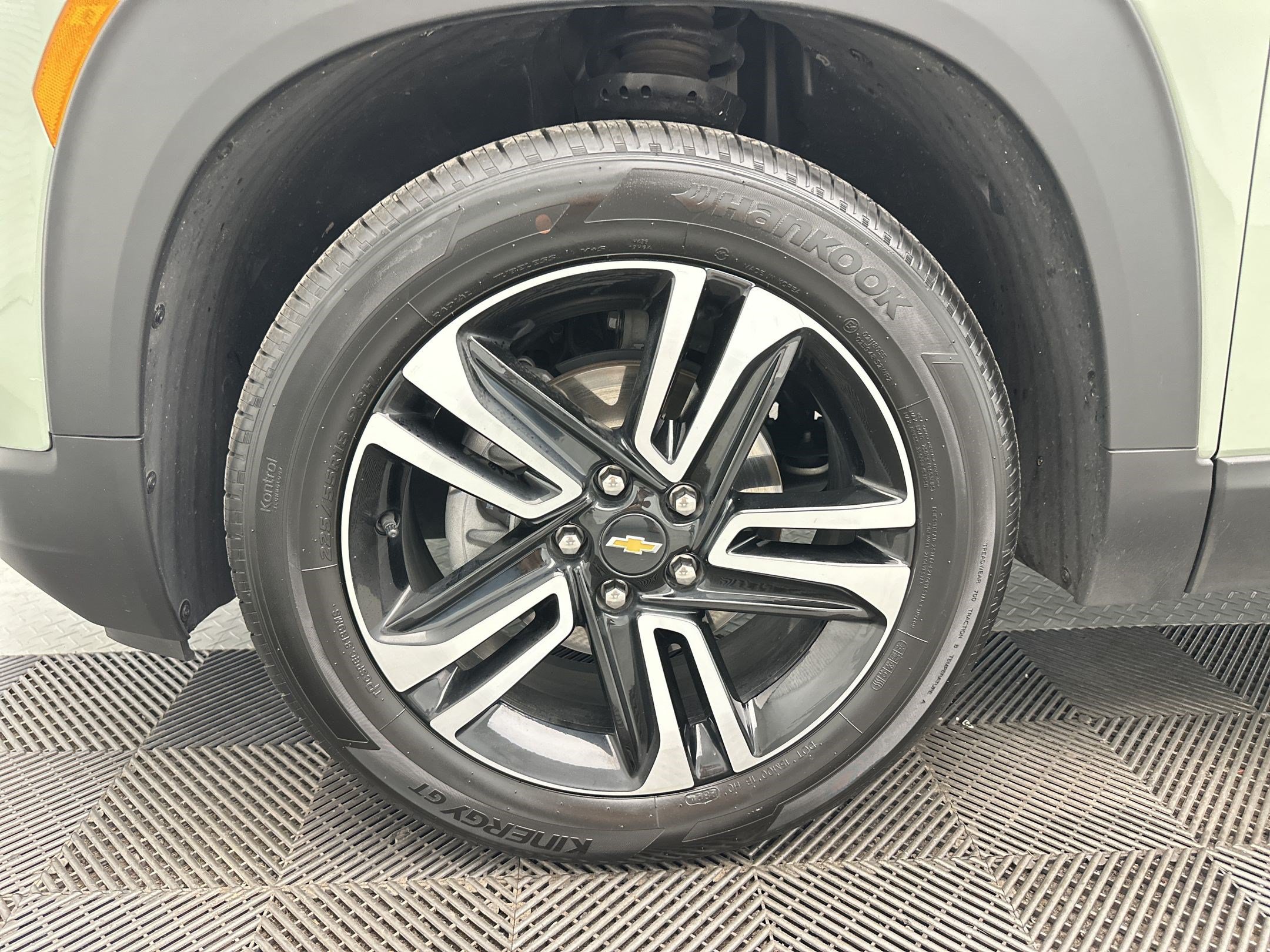 Certified 2025 Chevrolet TrailBlazer LT w/ Convenience Package FWD image 12