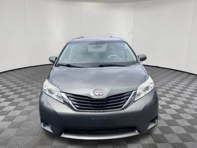 Used 2014 Toyota Sienna LE AWD/4WD image 8