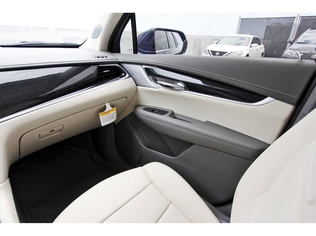 New 2025 Cadillac XT6 Premium Luxury w/ Technology Package image 8