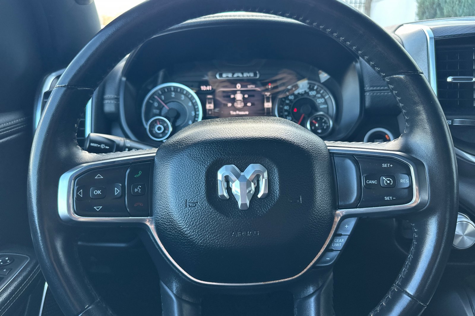 Used 2024 RAM 1500 Laramie image 23