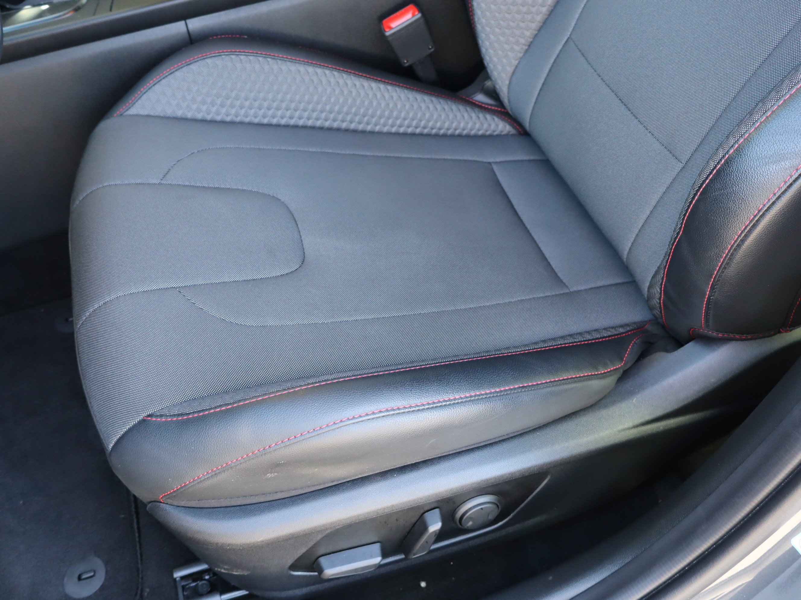 Used 2025 Hyundai Elantra N Line image 18