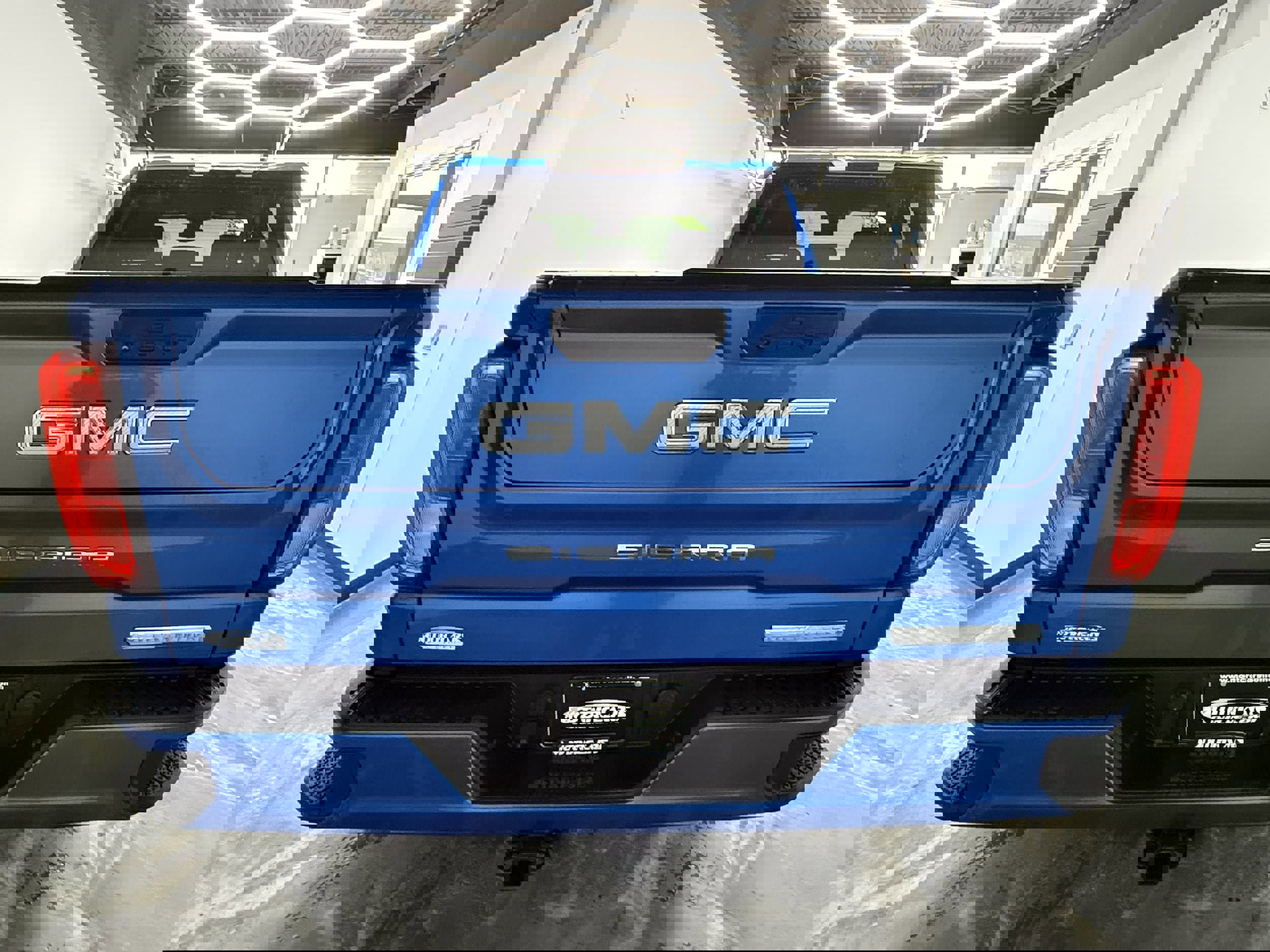 Used 2022 GMC Sierra 1500 Elevation image 4