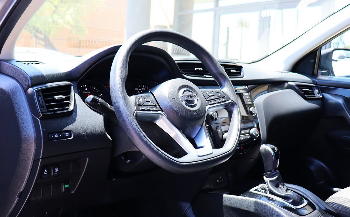 Used 2019 Nissan Rogue Sport SV FWD image 39