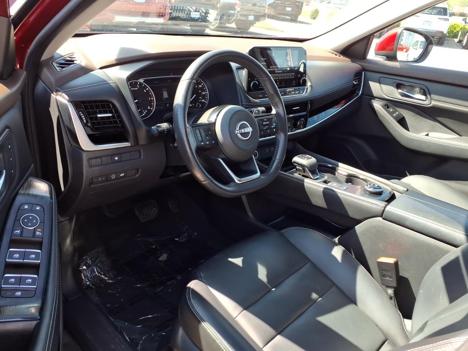 Used 2023 Nissan Rogue SL w/ SL Premium Package image 6