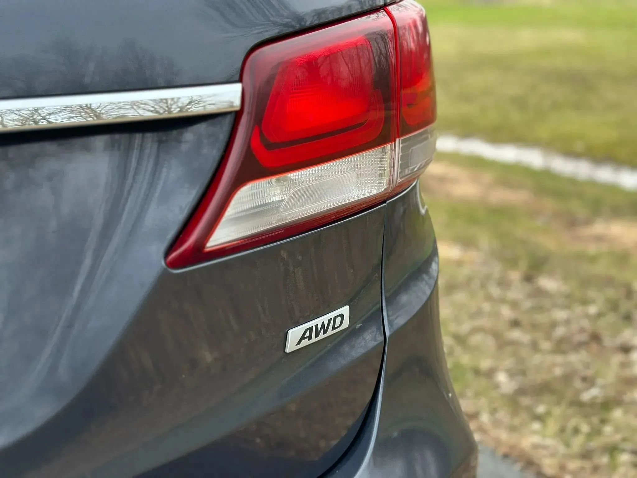 Used 2017 Hyundai Santa Fe SE AWD/4WD image 8
