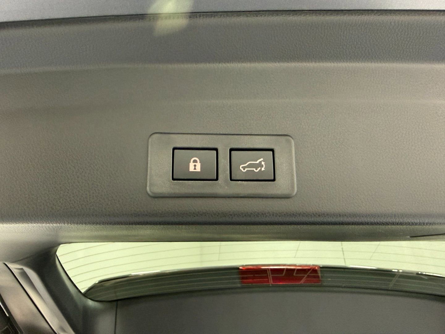 Used 2024 Subaru Ascent Limited w/ Technology Package image 49