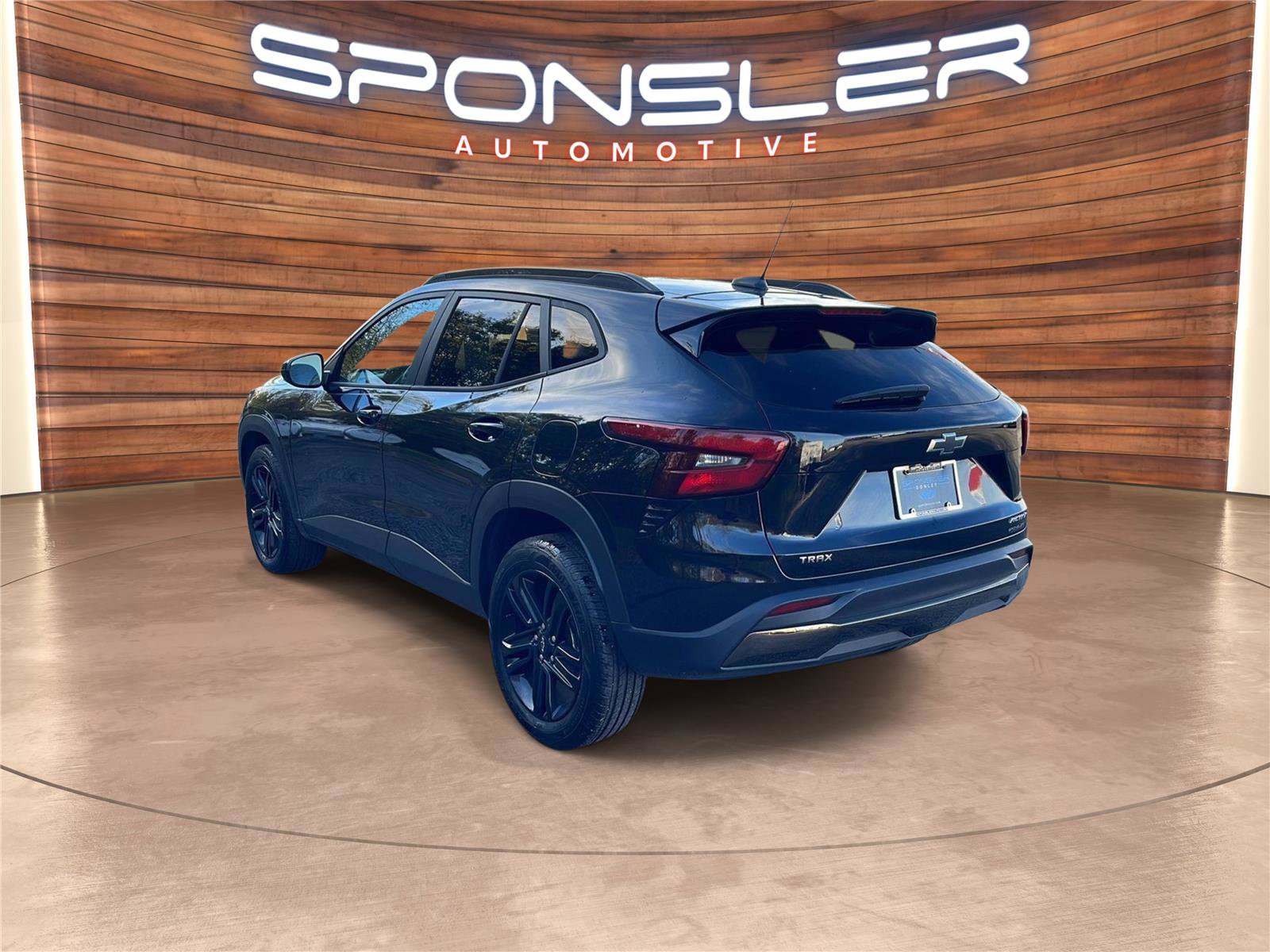 Used 2024 Chevrolet Trax ACTIV w/ Driver Confidence Package image 2