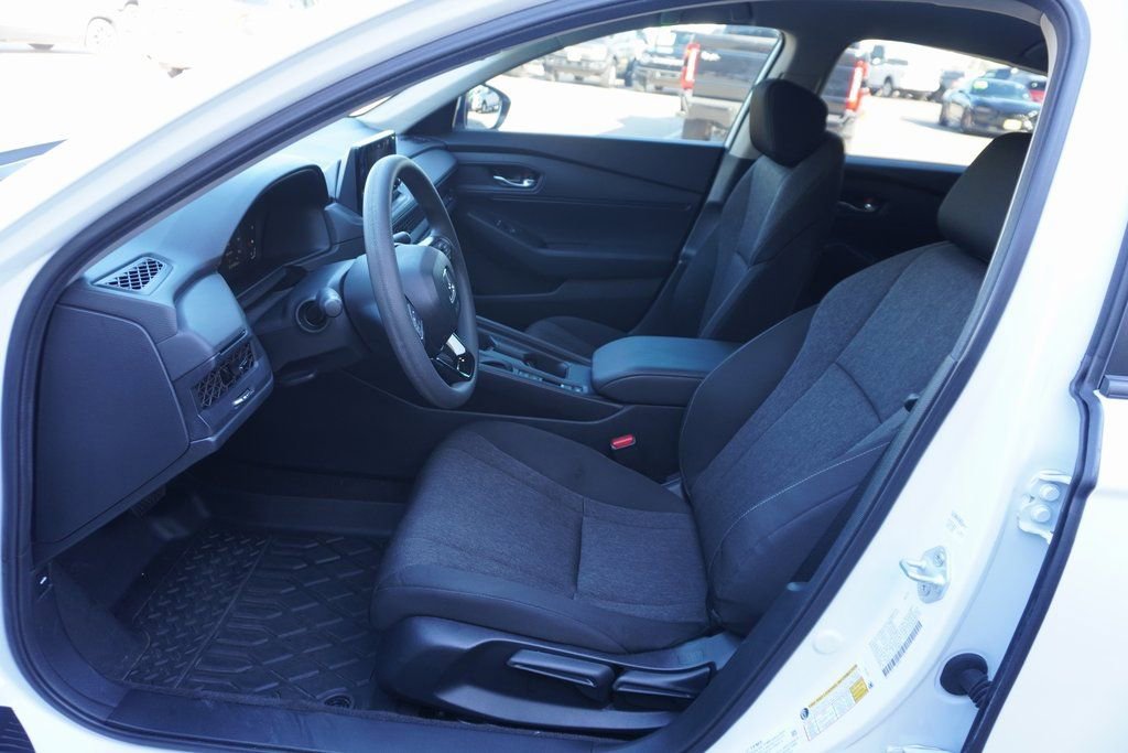 Used 2025 Honda Accord LX image 7