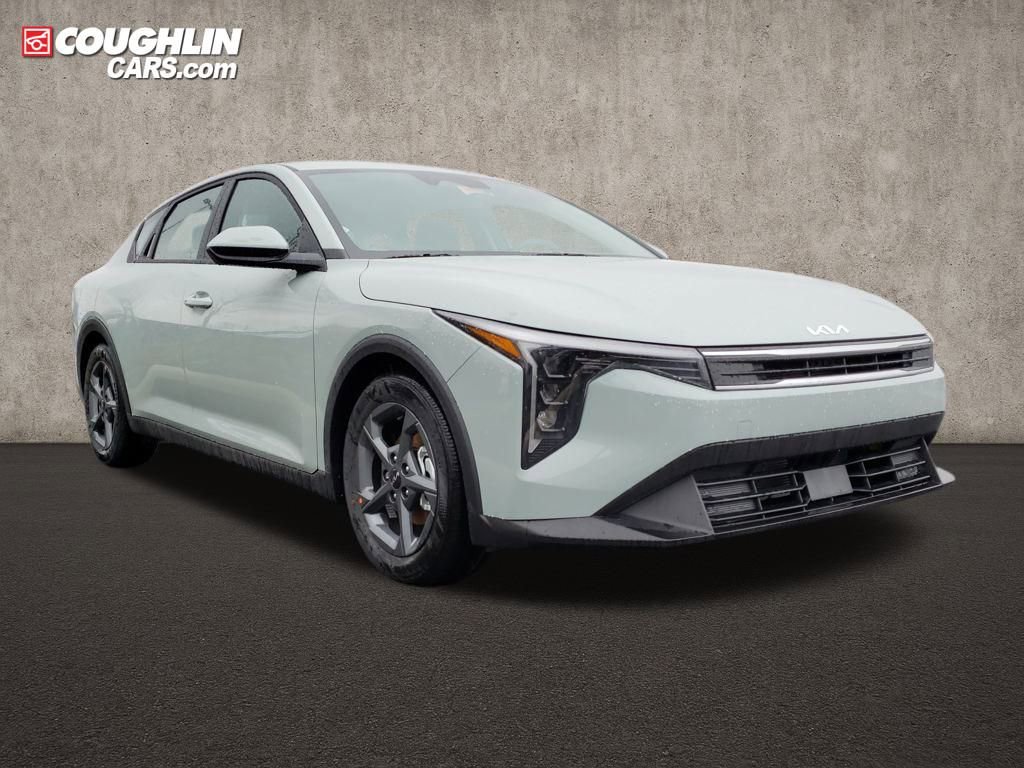 New 2025 Kia K4 LXS