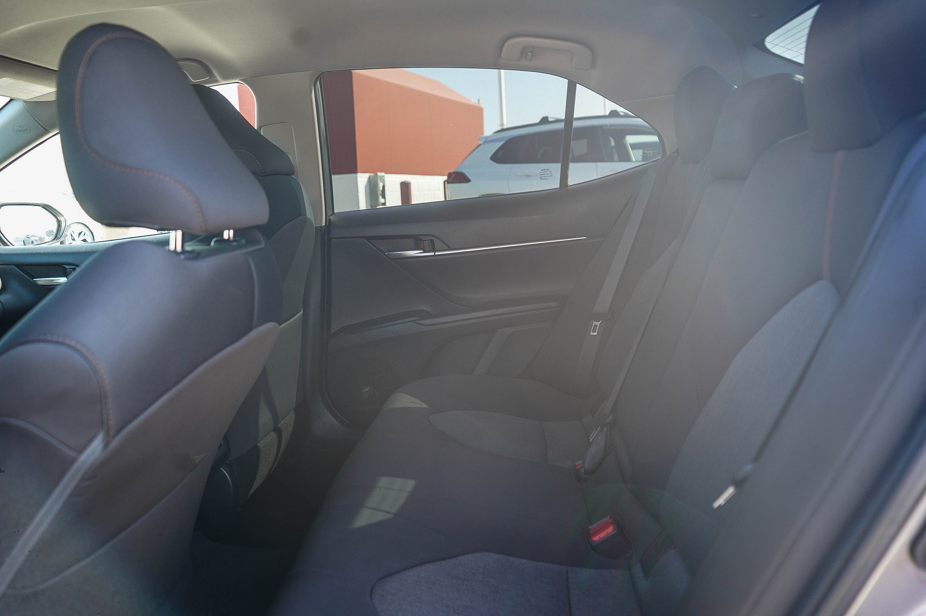 Used 2019 Toyota Camry LE w/ Carpet Mat Package FWD image 18