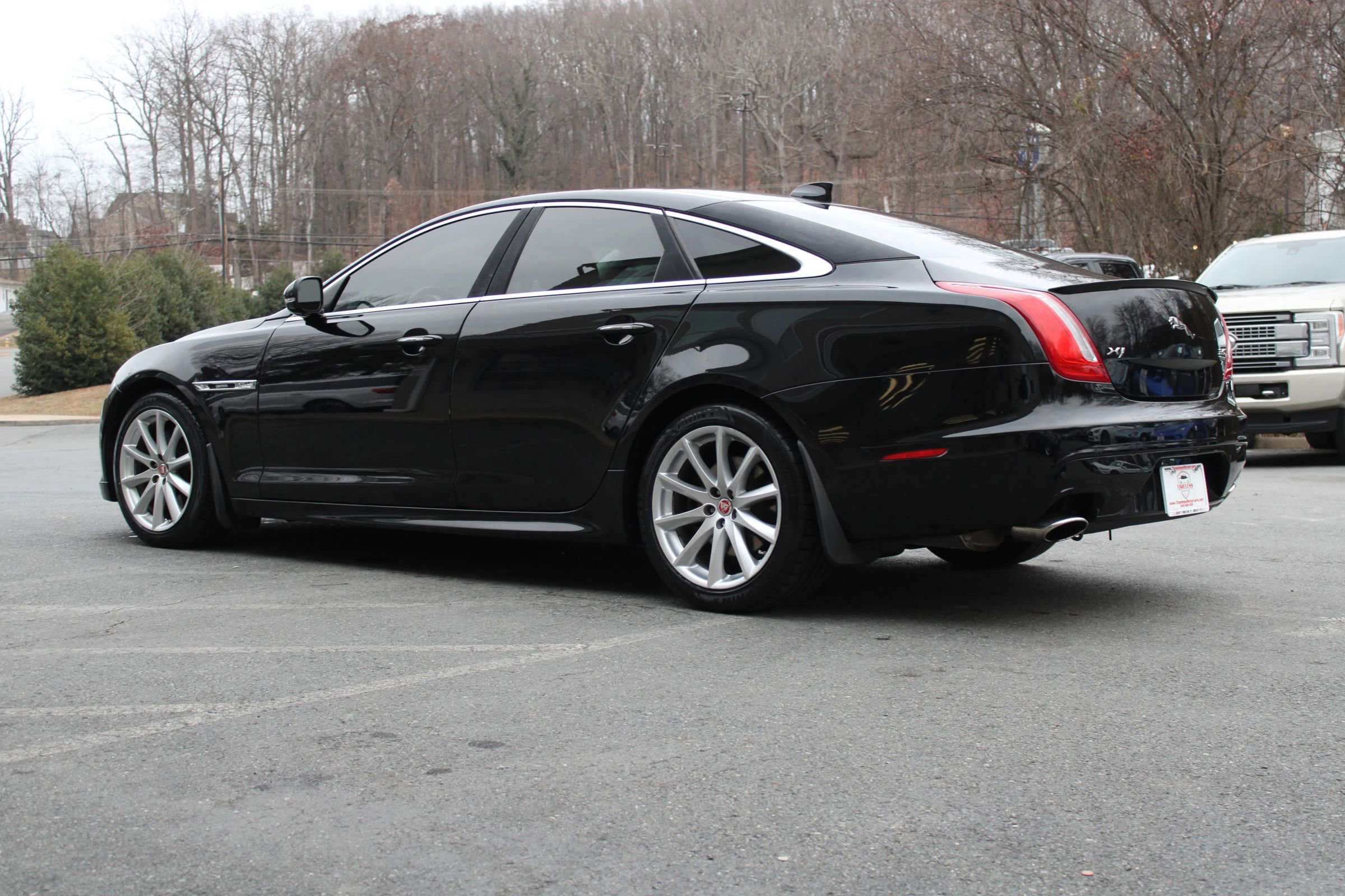 Used 2017 Jaguar XJ R-Sport AWD/4WD image 4