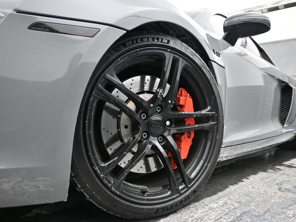 Used 2010 Audi R8 V10 image 33