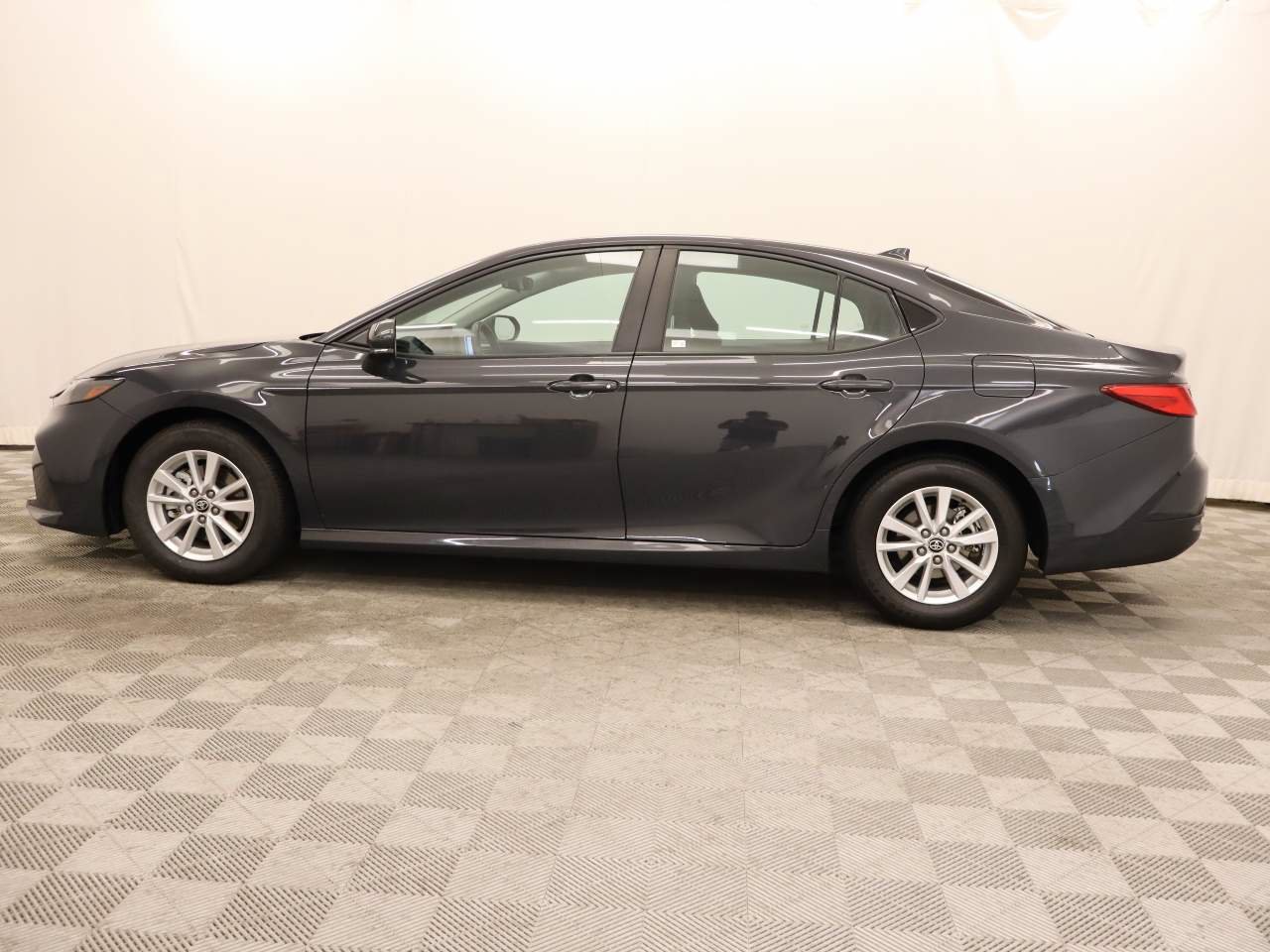 Used 2025 Toyota Camry LE FWD image 2