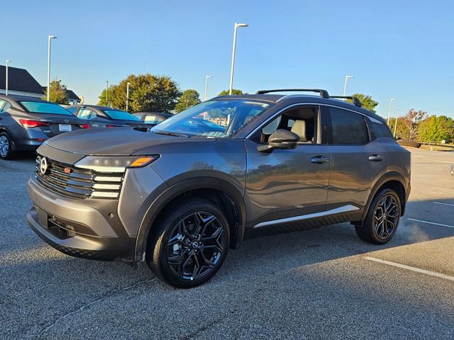 New 2026 Nissan Kicks SR image 3