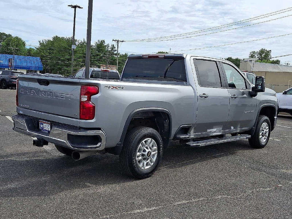 Used 2025 Chevrolet Silverado 2500 LT w/ Convenience Package AWD/4WD image 11