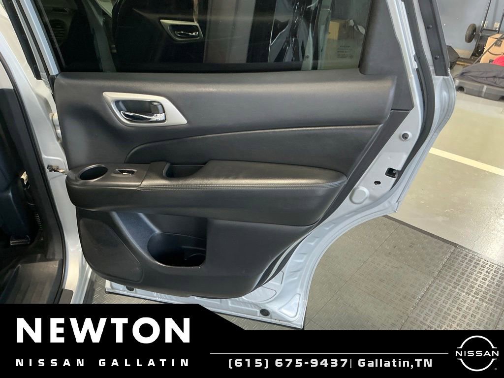 Used 2018 Nissan Pathfinder S FWD image 37