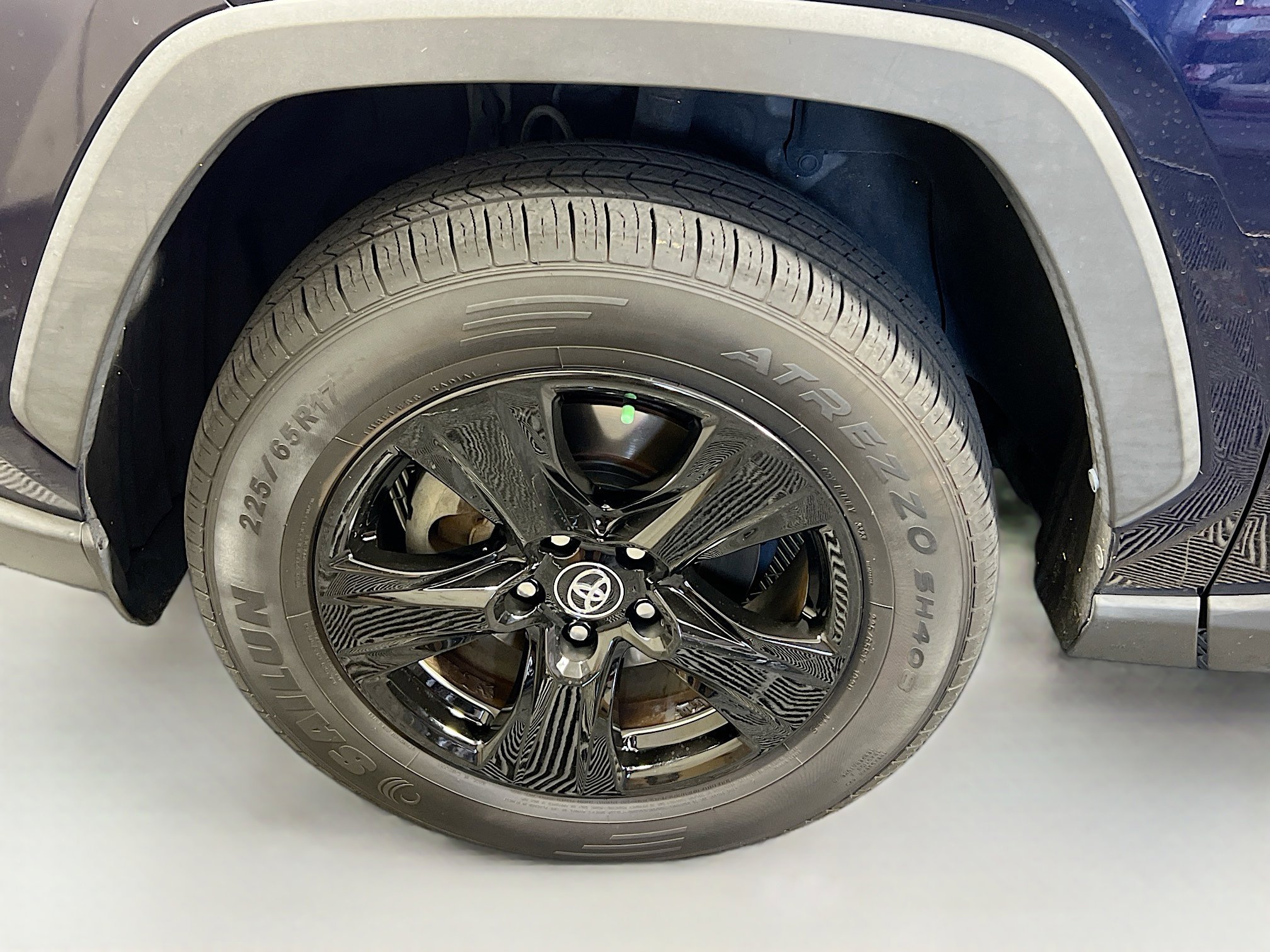 Used 2020 Toyota RAV4 XLE w/ Convenience Package FWD image 13