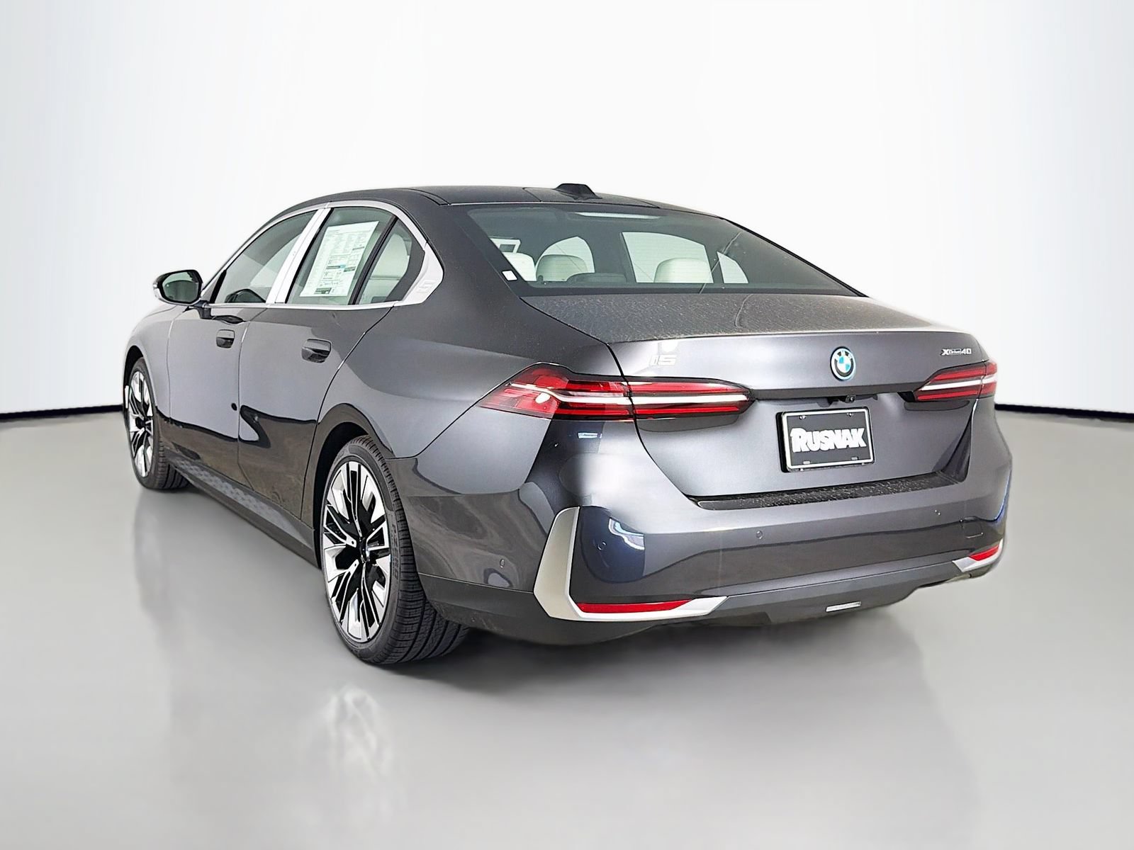 Used 2026 BMW i5 eDrive40 AWD/4WD image 5