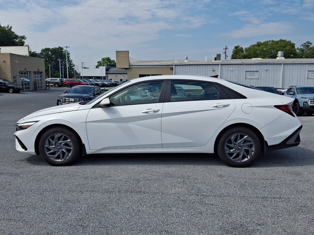 Certified 2024 Hyundai Elantra SEL FWD image 7