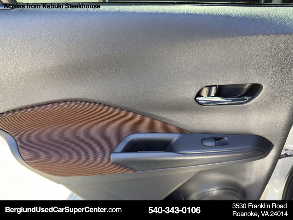 Used 2020 Nissan Kicks SR w/ Exterior Package image 36