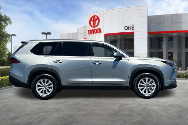 Certified 2025 Toyota Grand Highlander FWD image 3