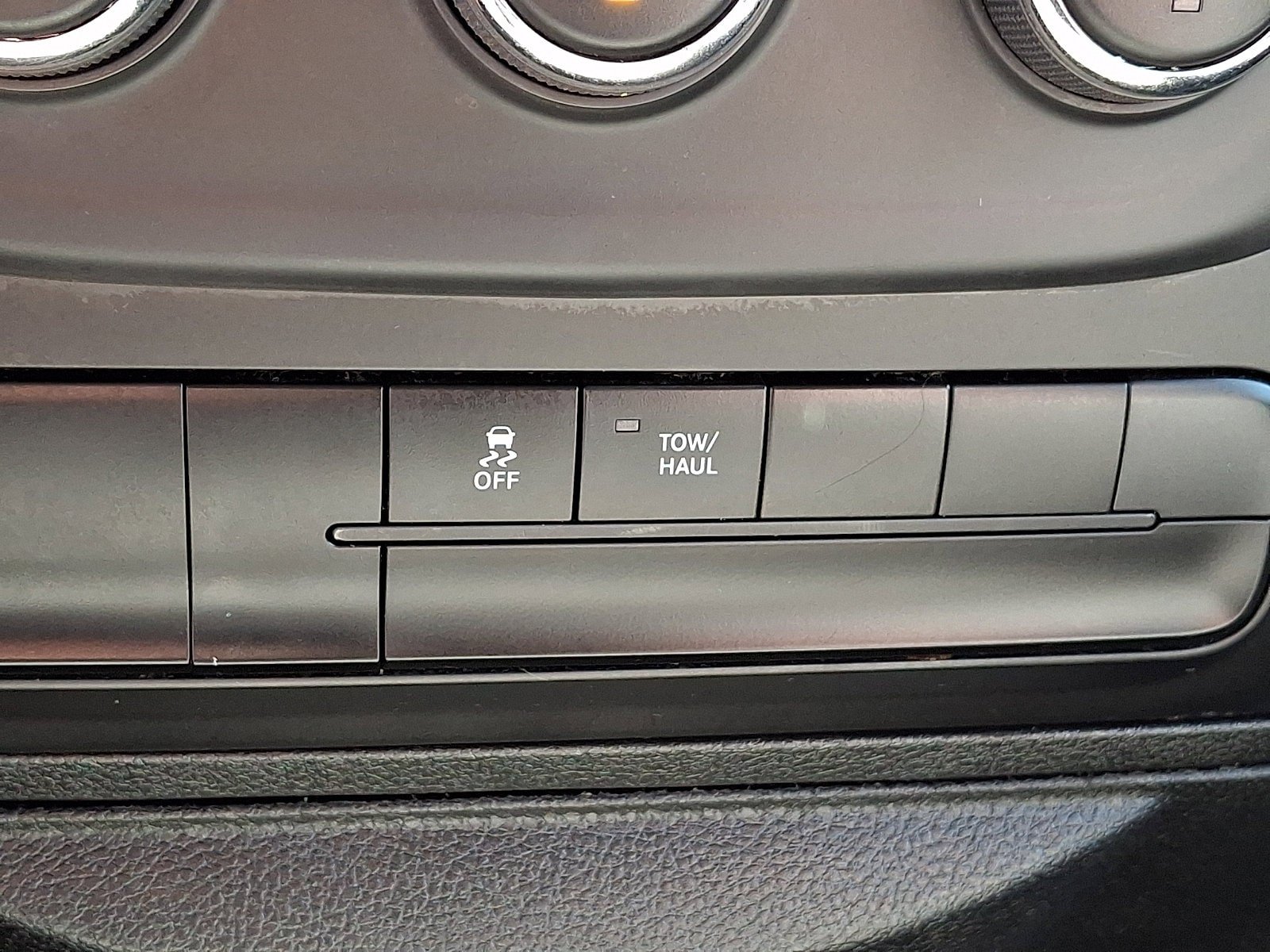 Used 2024 RAM 1500 Classic SLT AWD/4WD image 23