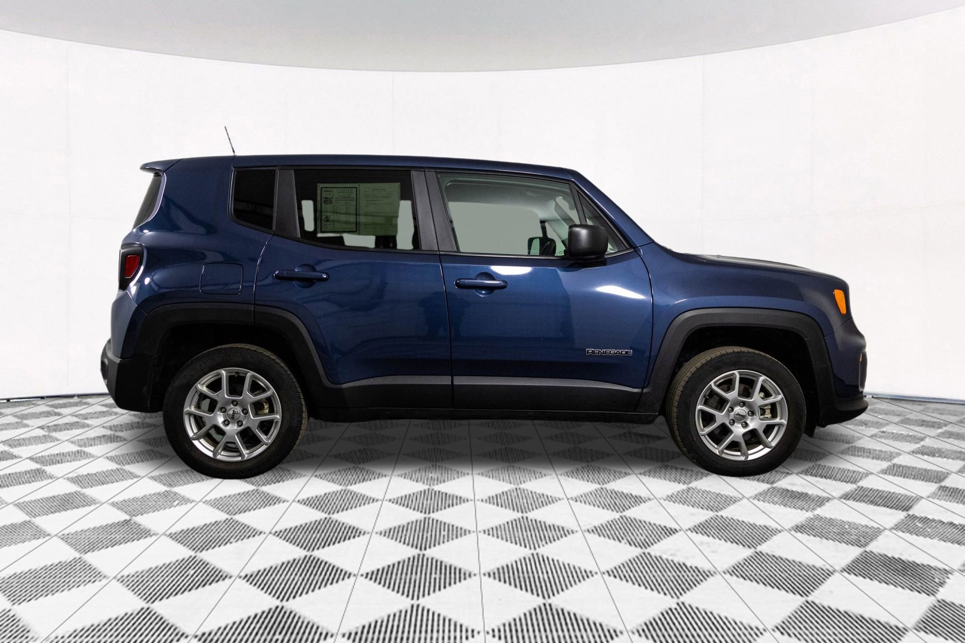 Used 2023 Jeep Renegade Latitude image 17