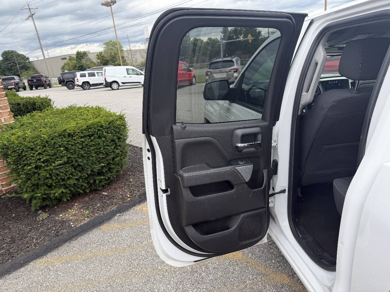 Used 2018 Chevrolet Silverado 1500 LT w/ All Star Edition AWD/4WD image 16