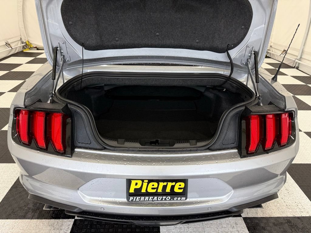 Used 2023 Ford Mustang Premium RWD image 5