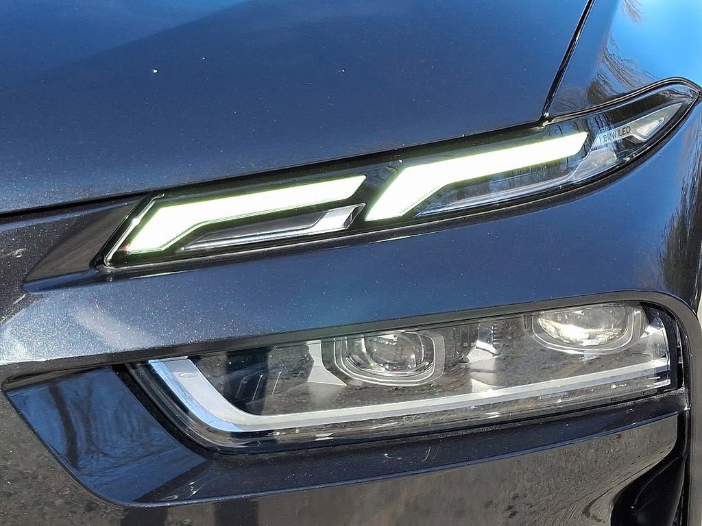 Used 2025 BMW X7 xDrive40i w/ Premium Package image 10